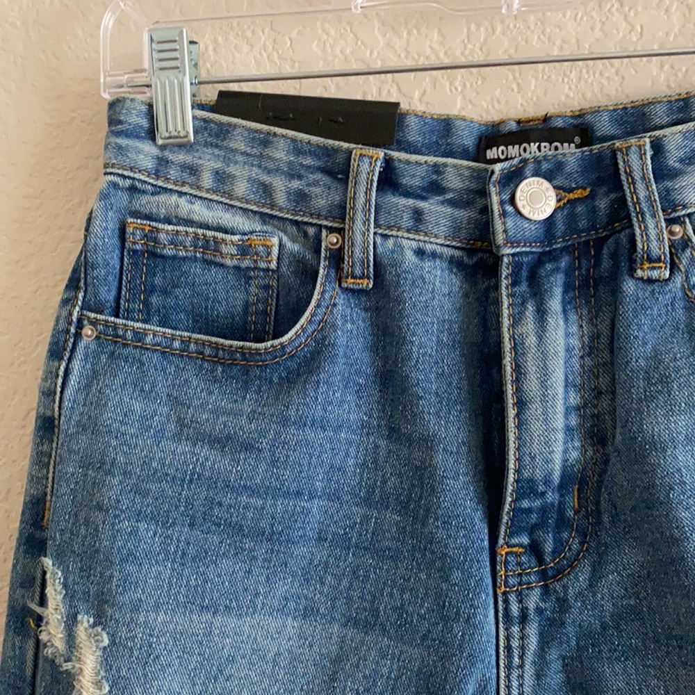 Distressed Cropped Jeans - Picture 2 of 5